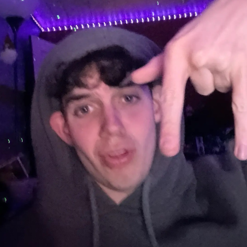 Meet your Posher, Ethan